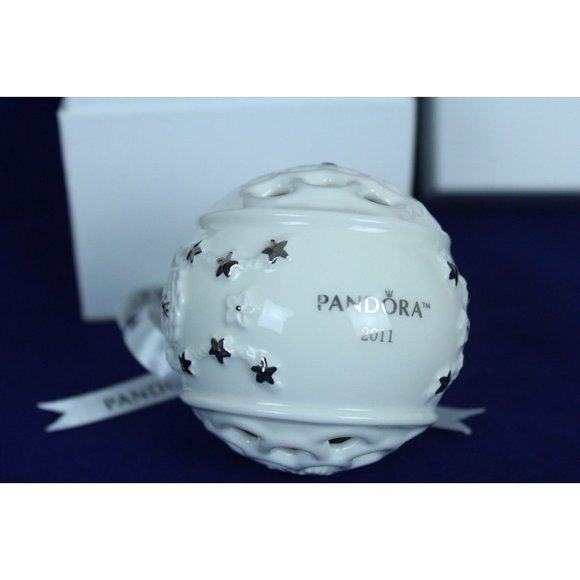 Pandora 2011 Christmas Snow Ball Ceramic Annual Limited Edition Ornament In Box - Picture 5 of 9